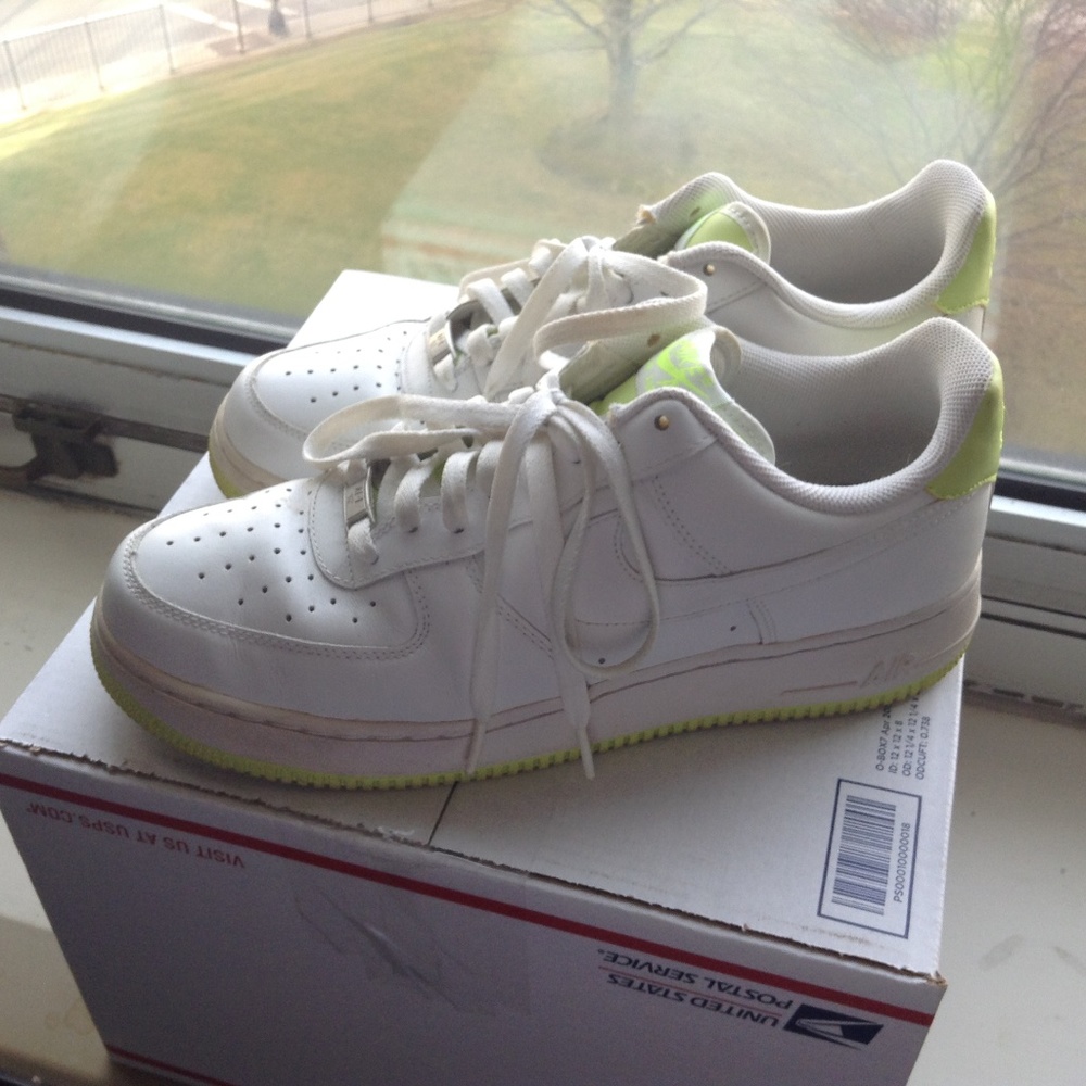 AF1'S WHITE AND LIME GREEN LOW MEN'S